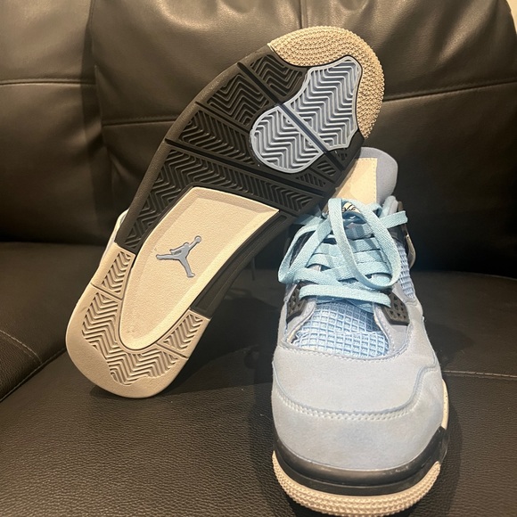 Jordan 4 Retro University Blue - Picture 3 of 4